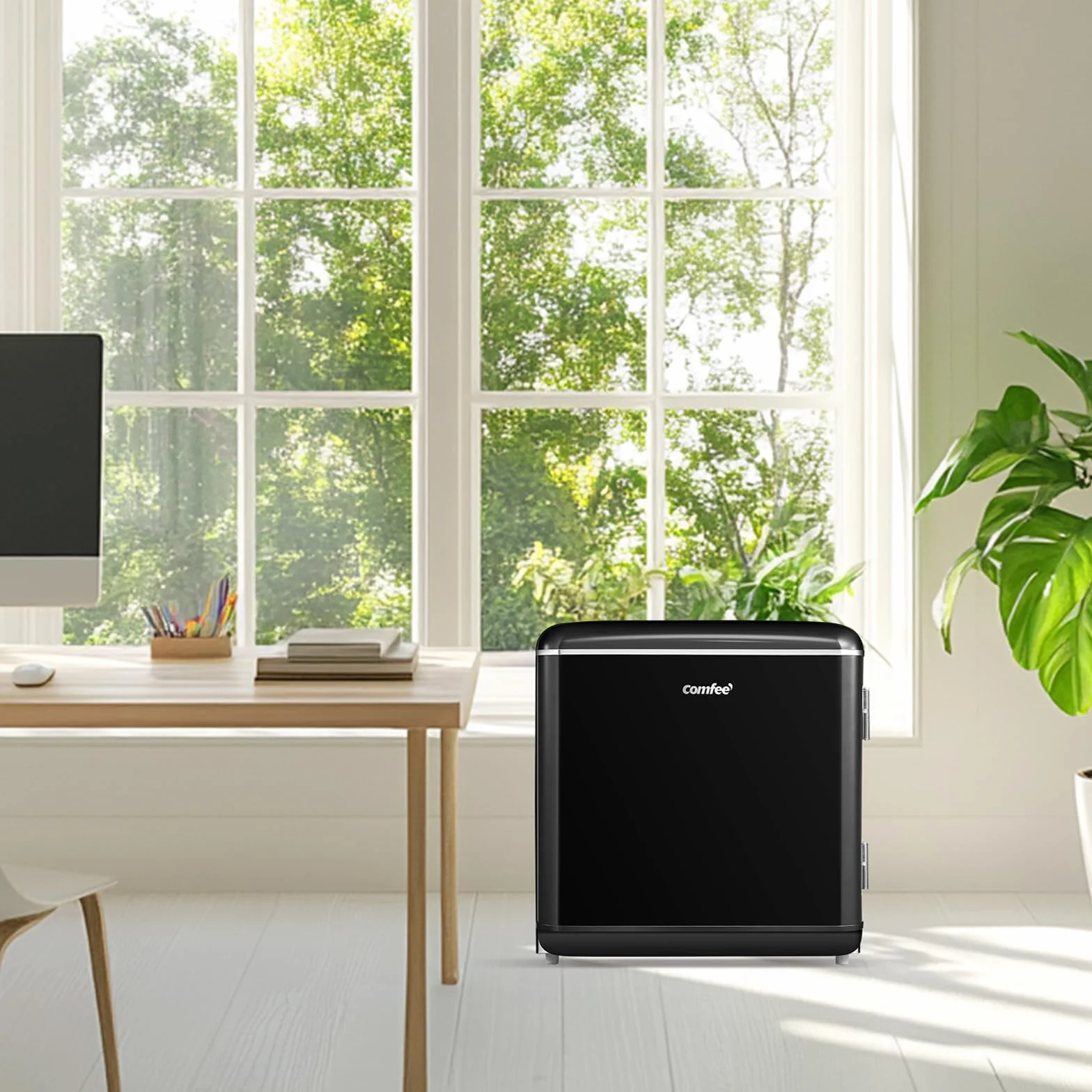 Comfee Single Door Mini Refrigerator 47L Retro Design Black Energy Class E