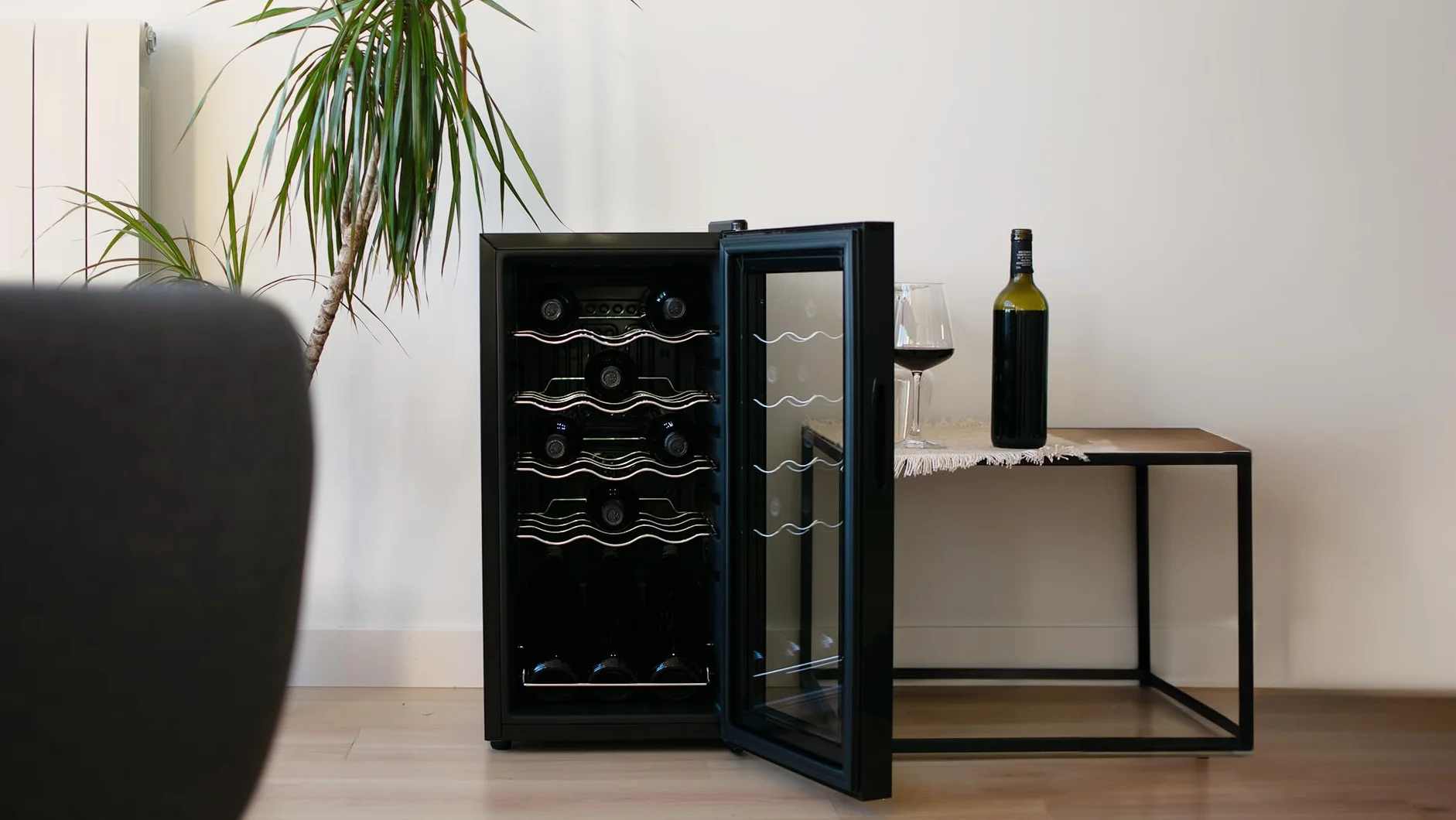 EVVO Vinoteca para 15 botellas VT15, termoeléctrico, compresor, 5-18ºC, muy silencioso 41 dB, táctil
