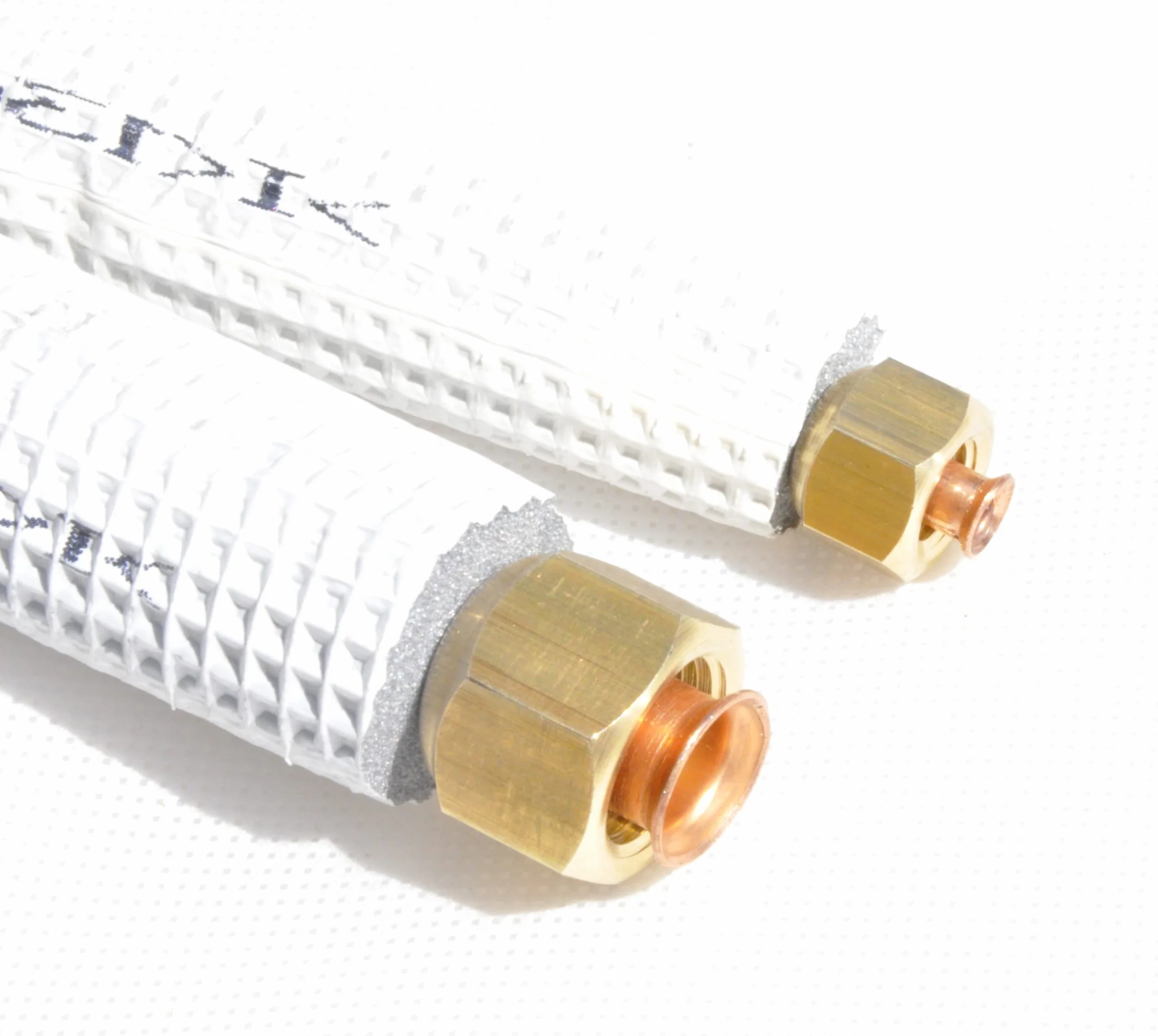 SYSTERM Conducto refrigerante para aire acondicionado dividido, tubo de cobre aislado listo para ajustar 1/4" + 3/8", los tubos preaislados para gases refrigerantes R32, R410A y R407C (longitud: 11 m)
