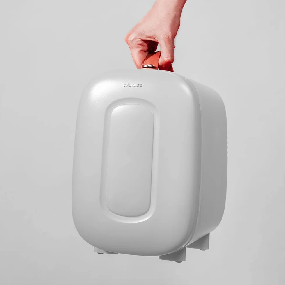 Cecotec Mini Nevera Bolero MiniCooling 4L Bora White, Funcionamiento 12V-220V, Compatible coche y caravanas, Función enfriamiento y calentamiento, Rango temperatura 5-65º, Transporte fácil