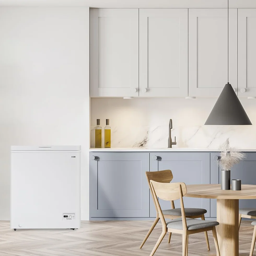 Svan Congelador horizontal Blanco SCH1500FDC. Capacidad 142 Litros, Dual Cooling, 1 Cesta, Bajo nivel Sonoro, Eficiencia Energética Clase F
