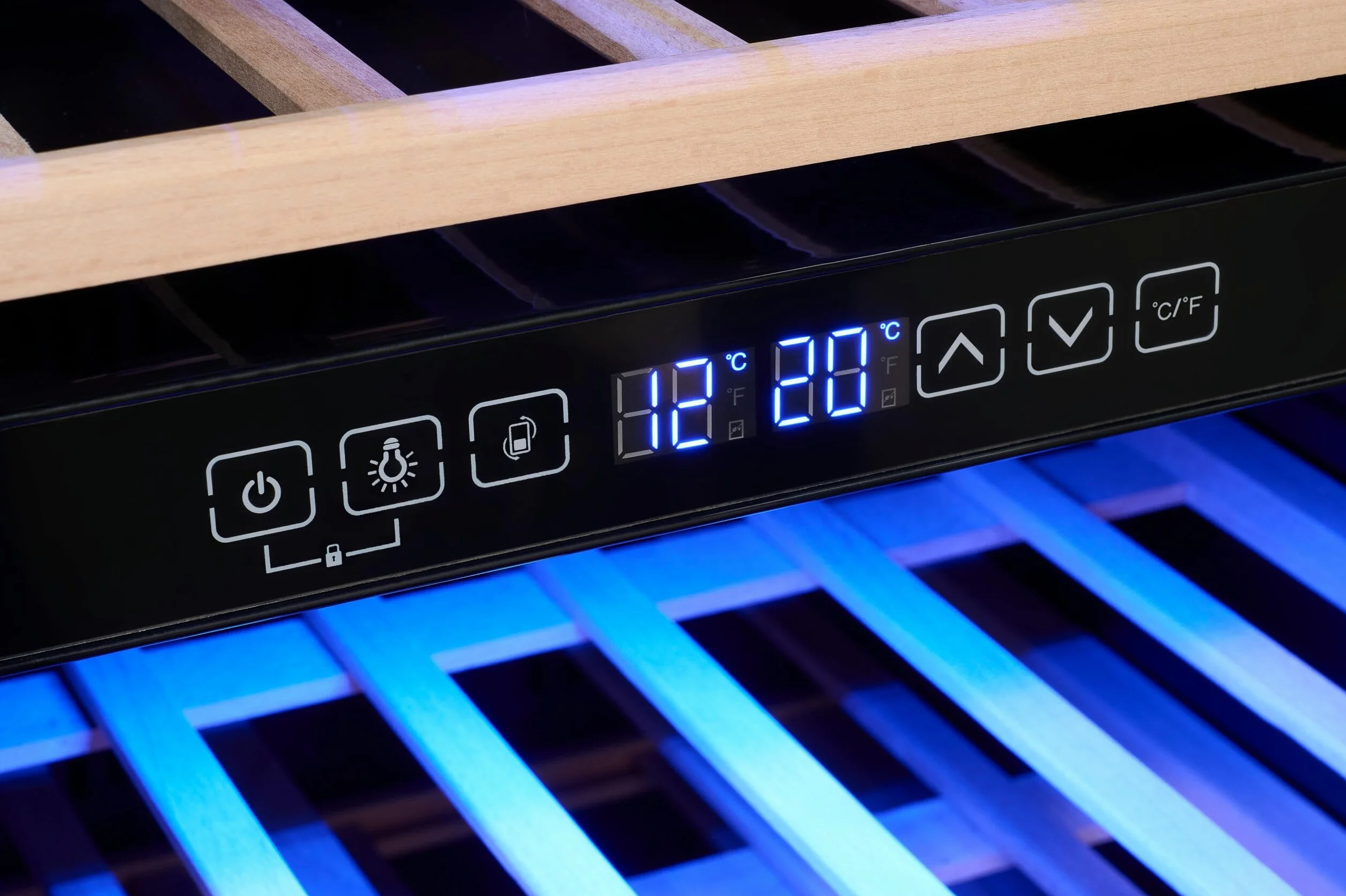 Exquisit® Vinoteca para 78 Botellas, 194L, Negro, Clase G, Doble Zona de Temperatura 5-20°C, Control Digital, Puerta de Cristal Reversible, Iluminación LED, 9 Estantes, Medidas (128,5 x 49 x 57,5 cm)
