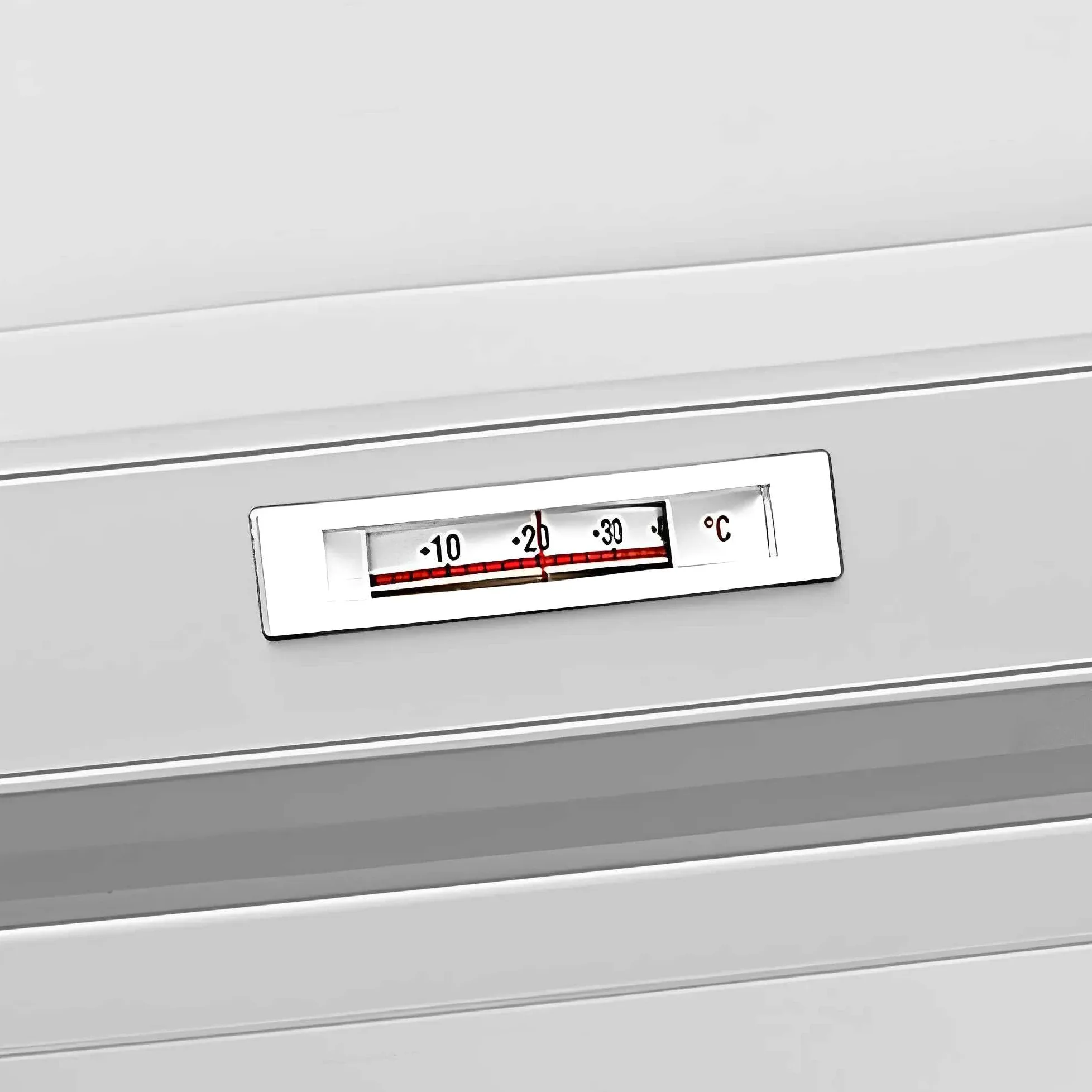 MBH - Congelador Vertical Profesional de 112 Litros con 3 Estantes para Hostelería. Armario Congelador Compacto con Termostato Regulable para Copas y Alimentos (540x600x870 mm)