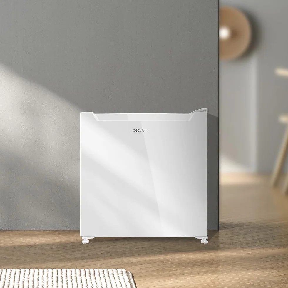 Cecotec Mini Frigorífico Convertible a Congelador 31L Bolero CoolMarket TT 31 Dual White E. Minibar con Función Nevera o Congelador, Alto 49,6cm y 47,4cm de Ancho, Control Mecánico, Blanco