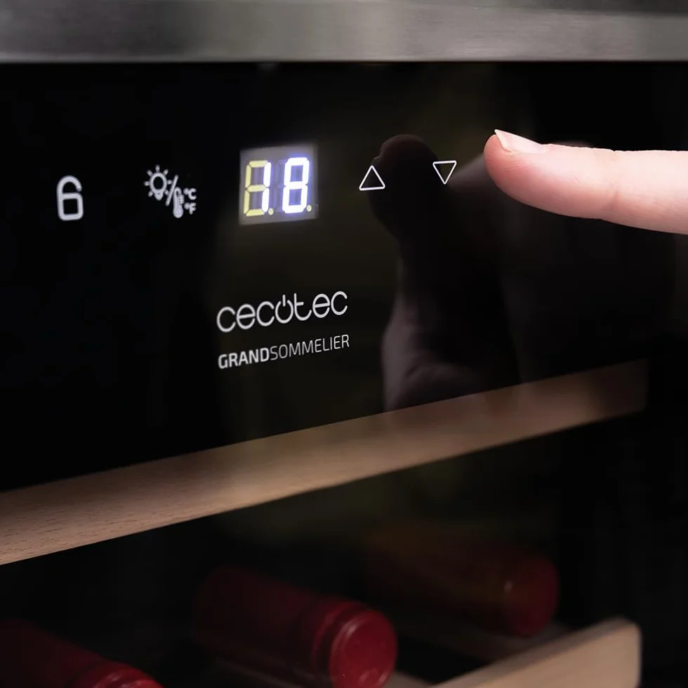 Cecotec Vinoteca 34 botellas Bolero grandsommelier 34030 inox compressor, 80 L, Enfriamiento por compresor, Temperatura regulable de 5 a 18ºC, Control táctil, Display, LED interior.