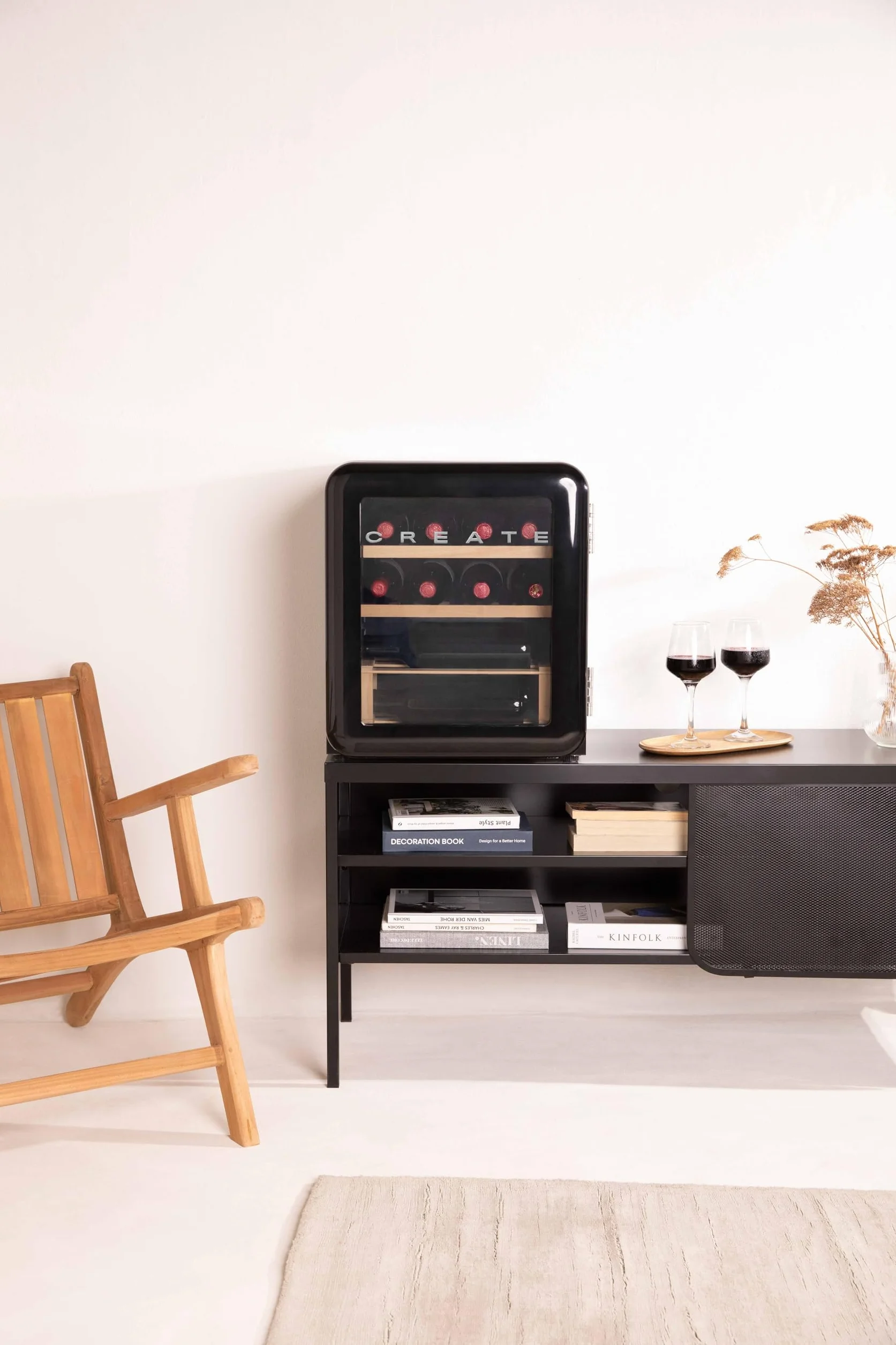 CREATE / WINECOOLER RETRO M/Vinoteca eléctrica de 12 botellas negro/Diseño Retro. temperatura regulable. 48L. botellas 75cl. Eco Friendly. 44x47.5x50 cm