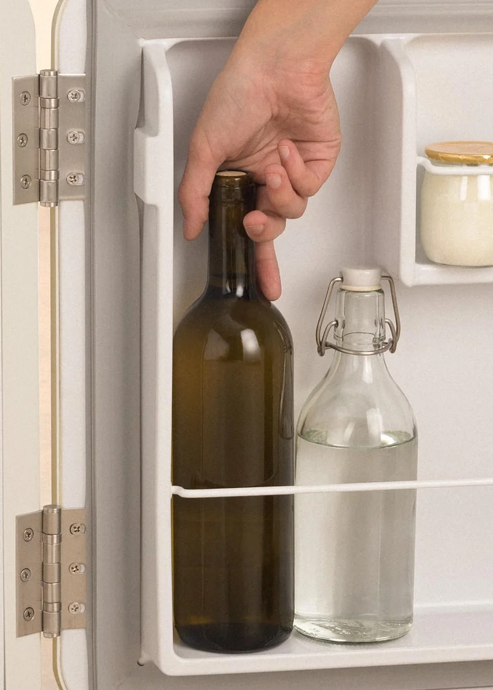 CREATE / RETRO FRIDGE 50 TERRACOTA/Frigorífico blanco roto maneta terracota / 85W, minibar, un estante, diseño retro, 50 cm, dos repisas, capacidad de 48L, bajo consumo, 50x44x49,8 cm