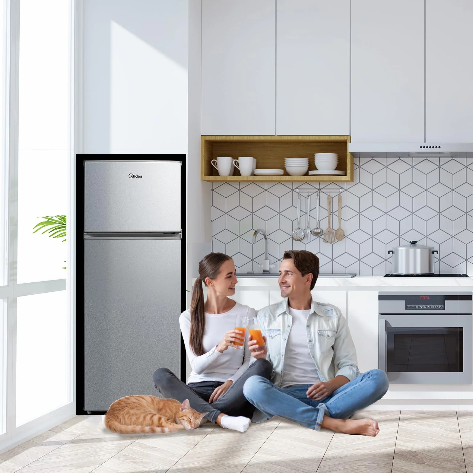 Midea Frigorífico 2 puertas 140 cm alto x 55 cm ancho, Inox, Capacidad 204 L, Nevera Pequeña con Congelador Low Frost de Bajo Consumo, Puerta Reversible, Luz LED, Silencioso 40dB, Cajón de Frutas