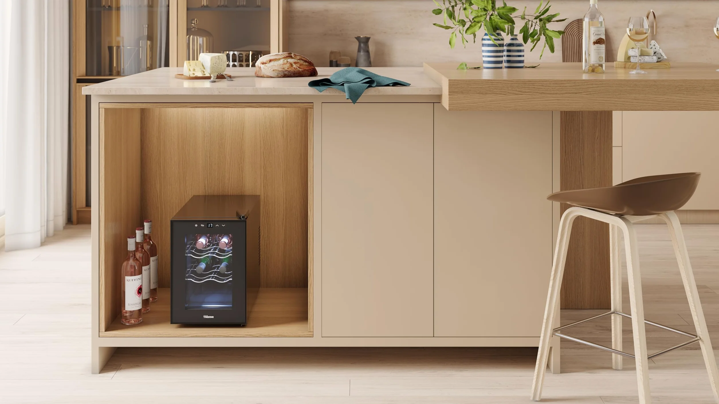 Tristar Vinoteca Grande Saignée – Para hasta 6 botellas – 17 L – Termoeléctrica – Puerta de cristal – Pantalla LED táctil – Luz interior – WR-7506 [Clase de eficiencia energética E]