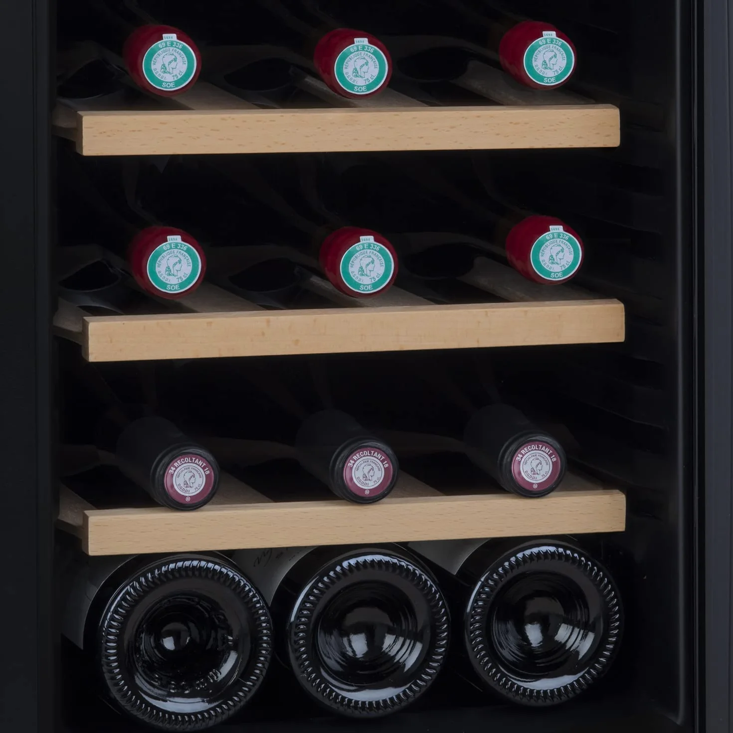 LES PETITS CHAMPS Vinoteca 12 botellas CAVS12, Capacidad 31L, Puertas de acero inoxidable, Ajuste de temperatura de 11°C a 18°C, Sistema termoeléctrico, Iluminación LED, Anti-UV, 3 estantes