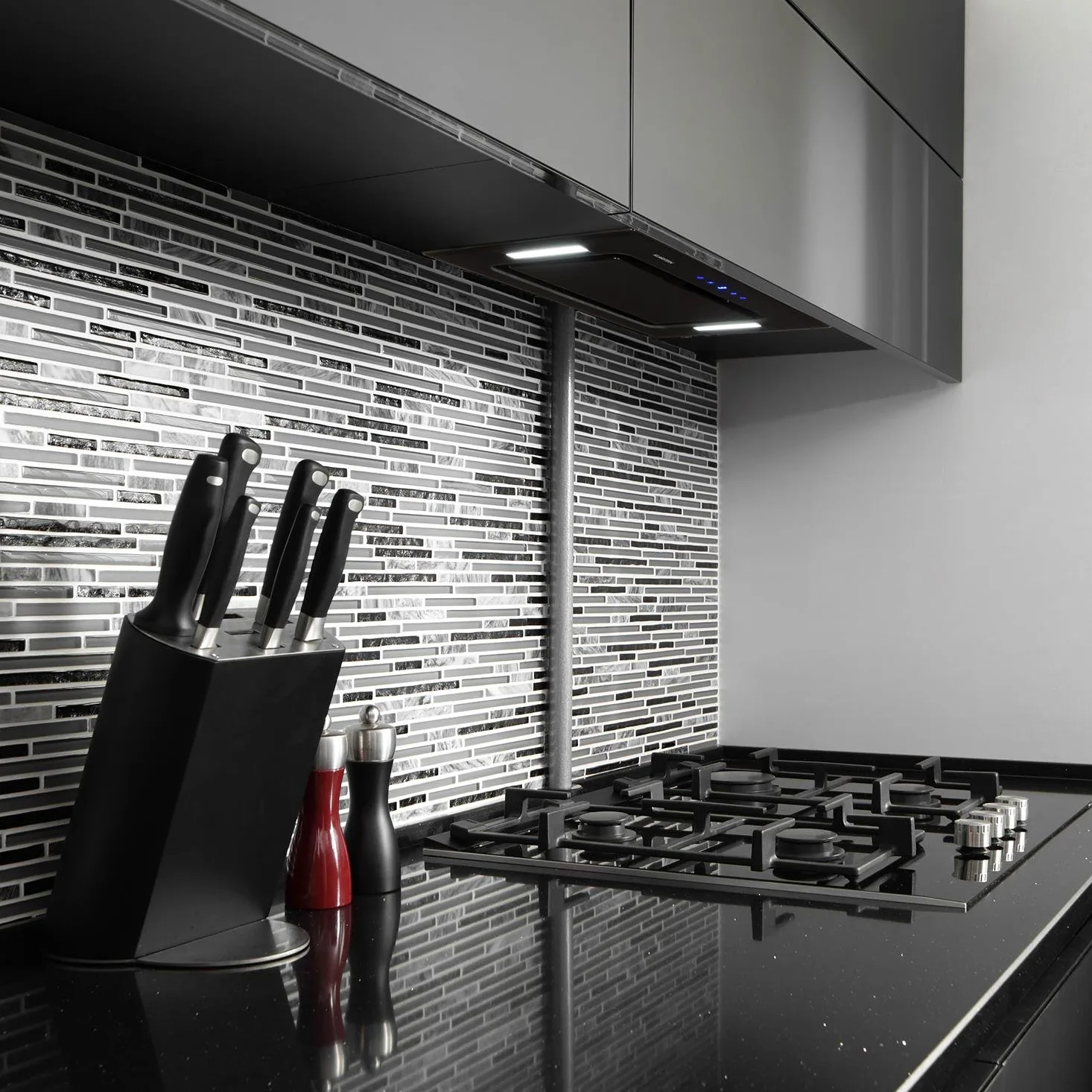Klarstein HEKTOR - Extractor de humos, Extractor bajo mueble, Autoapagado, Panel táctil, Iluminación de la cocina, Hasta 530 m³/h, 2 filtros de carbóno activo, 52 x 30 x 30 cm, Negro