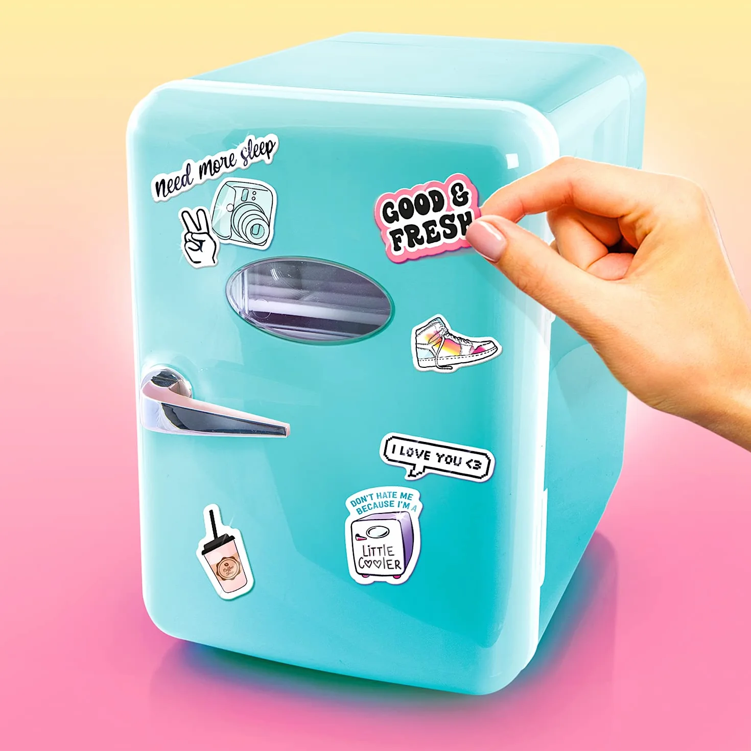 Canal Toys - Mini Fridge - Nevera Portátil - Refrigerador Azul Ideal para Regalo - Neverita con Cable USB y Pegatinas Decorativas - INF037
