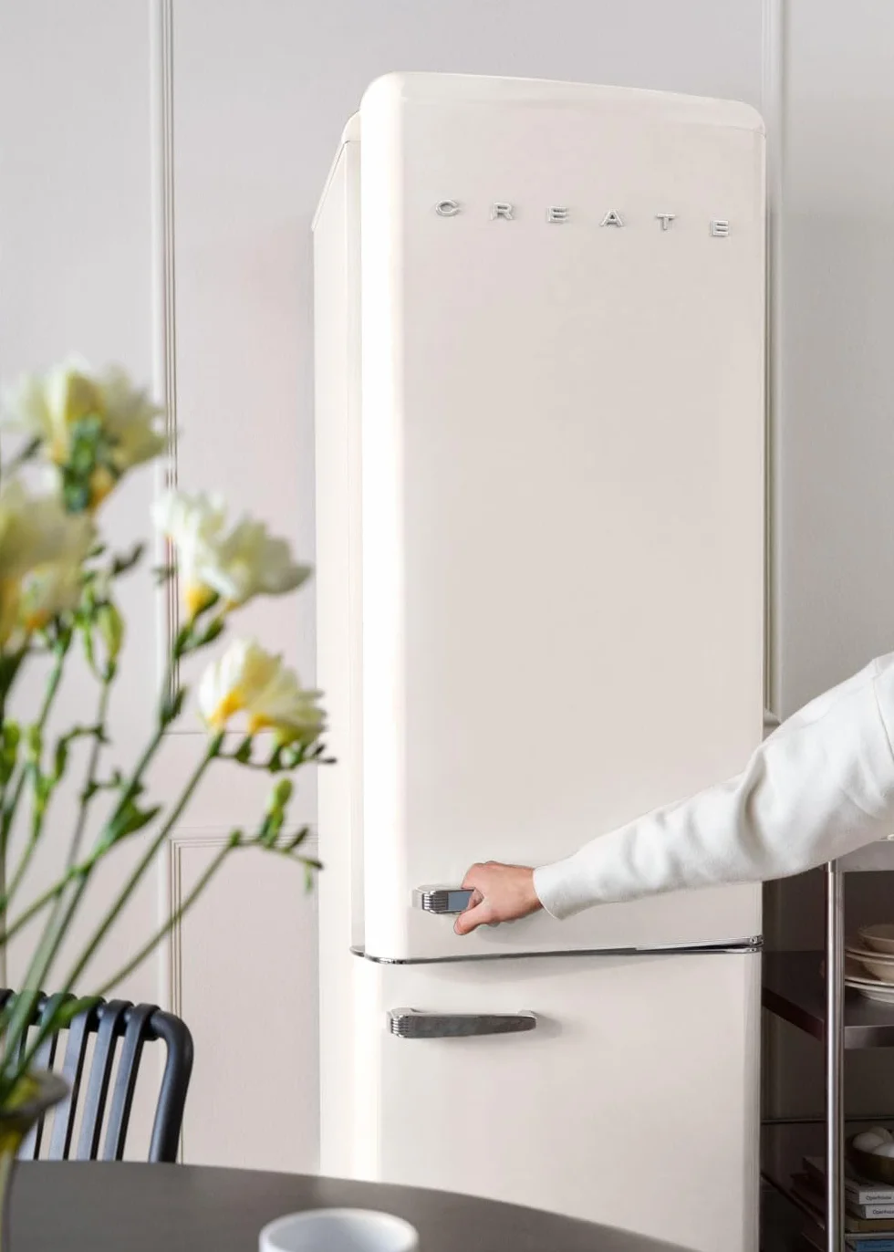 CREATE / FRIDGE STYLANCE/Frigorífico Combi 244L Blanco roto/Diseño y estilo Retro Vintage. Materiales resistentes. Práctica y funcional. 90W