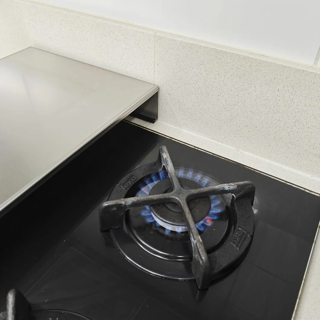 Protector de Encimera Universal en Acero Inoxidable para Gas, Vitrocerámica, Induccion- Juego de 2 piezas Cubre Encimera gas, Cubre Vitroceramica 57x60x6 cm